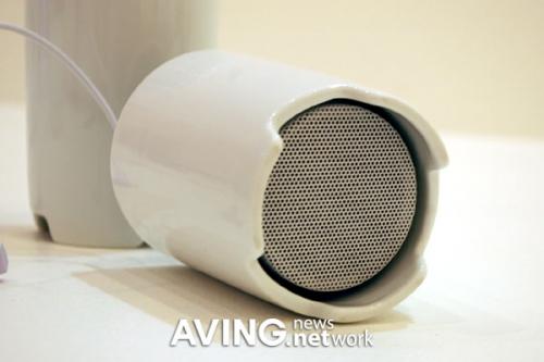 Cup-shaped portable speaker