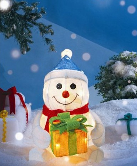 Lighted Tinsel Snowman with Giftbox
