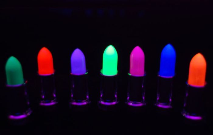 Ultra Bright Blacklight Reactive UV Lipstick