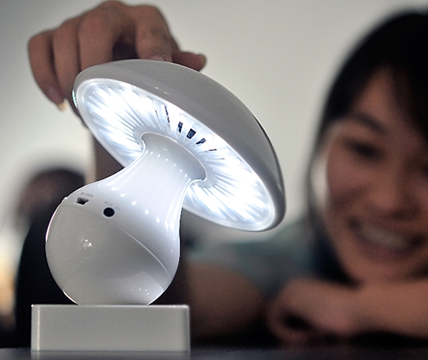 MP3 Player and Speaker ''Shroom'' - Tactile White LED Lamp