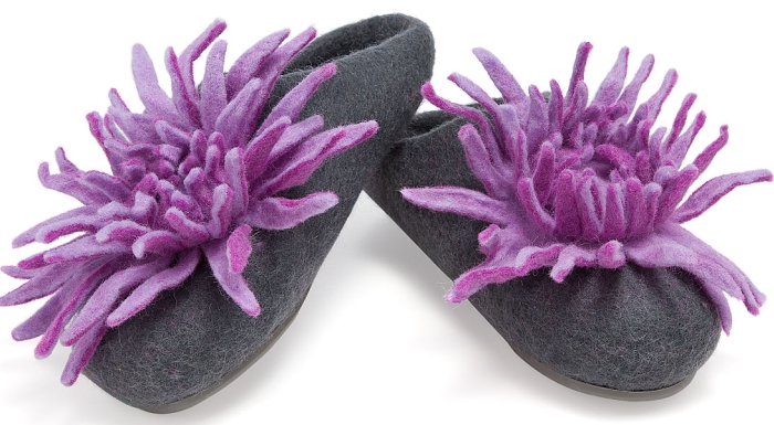 FELTED MUM SLIPPERS