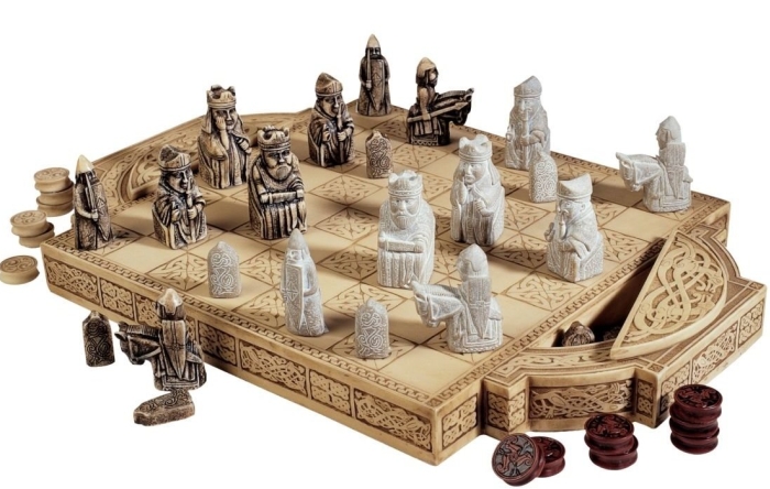 Museum Collectible Antique Replica Chess Set/Chess Pieces and Board