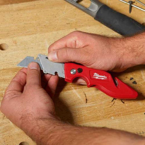 Fastback II Flip Utility Knife With Storage