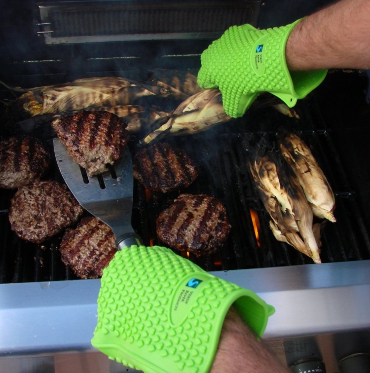 The Best Silicone Heat Resistant Grilling BBQ Glove Set