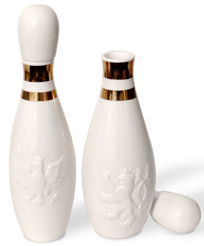 Living Lucky Strike Oil  Vinegar Containers