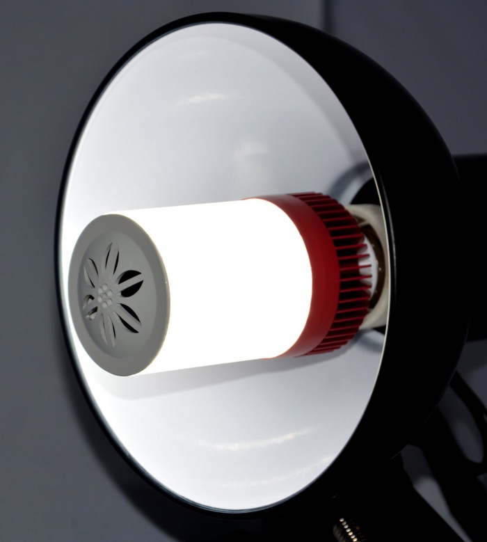 Rainbow Wireless E27 LED Light Lamp Bluetooth Speaker