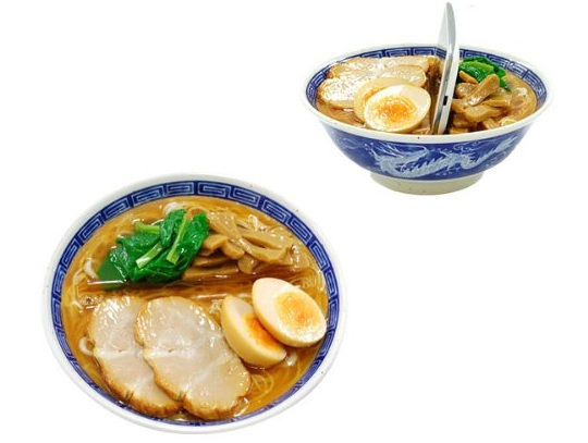 japan-food-sample-fake-meal-display-ramen-noodles-smartphone-stand-1