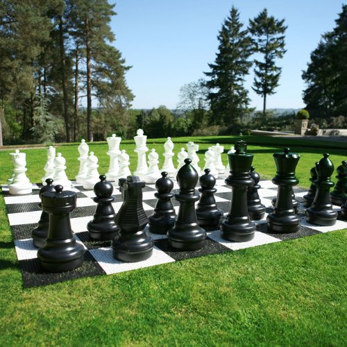 Giant Chess