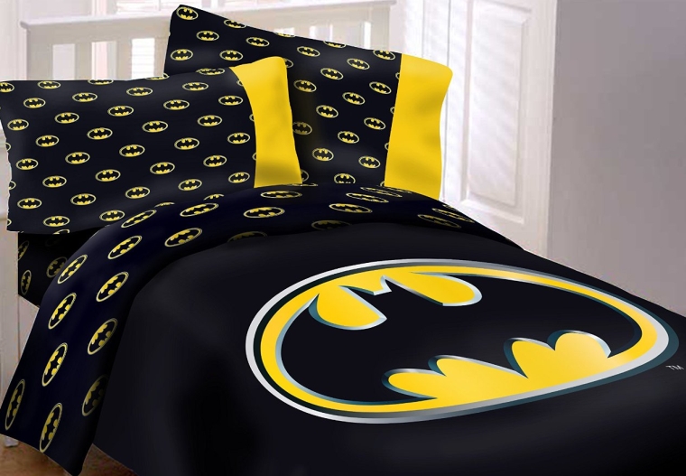 Batman Emblem 3 Piece Reversible Super Soft Luxury Queen Size Comforter Set