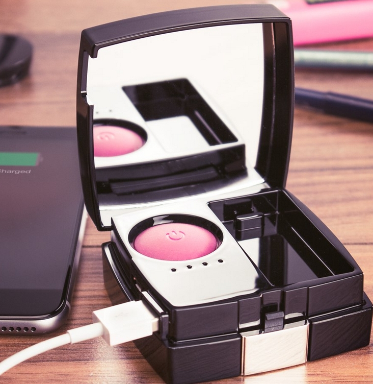 Blush Compact Portable Charger