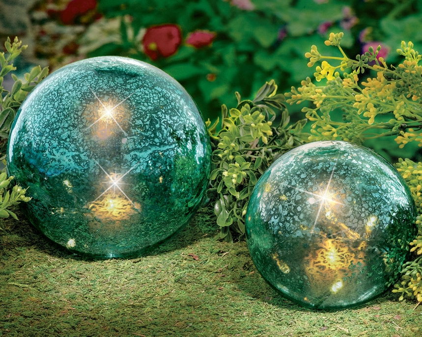 Twinkling Garden Globe Balls