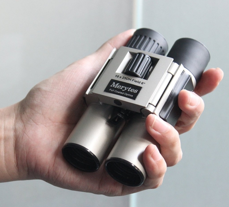 Portable High Definition and Blue Film Binoculars