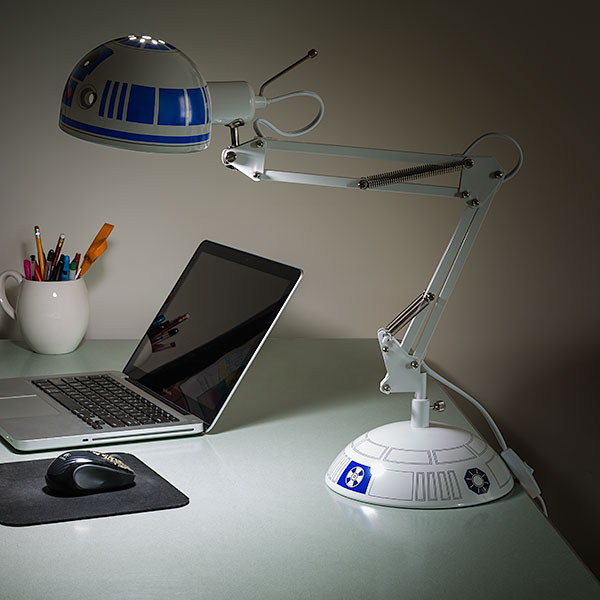 r2d2_architectural_desk_lamp_inuse