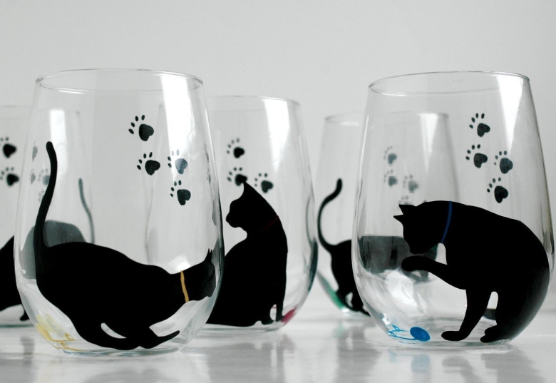 Cat and Yarn Stemless Wine Glass