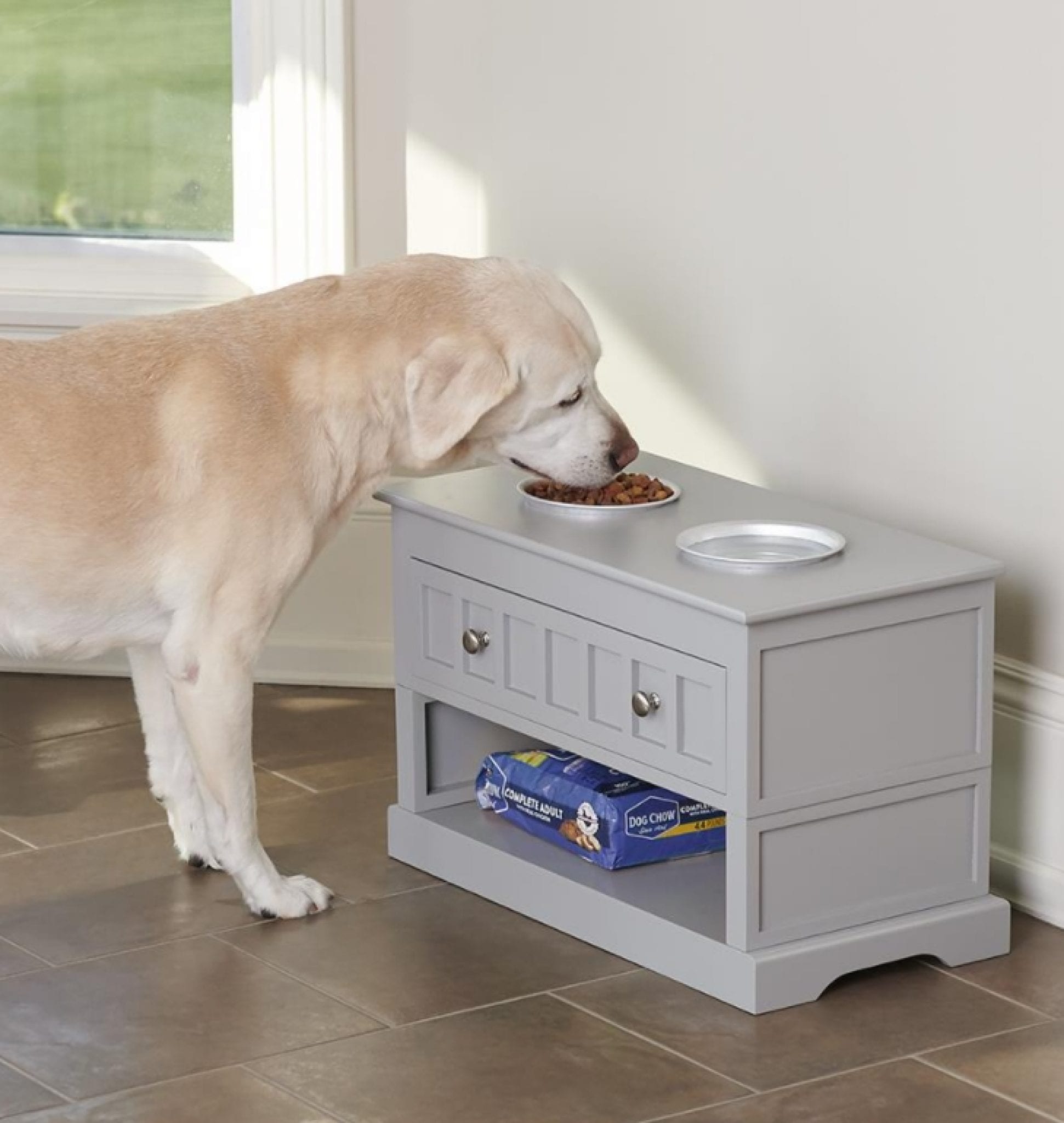 Illustration of Extra-Large Capacity Pet Feeder With Adjustable Portions