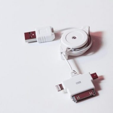 iPhone 3-in-1 USB Data Sync & Charger Retractable Cable