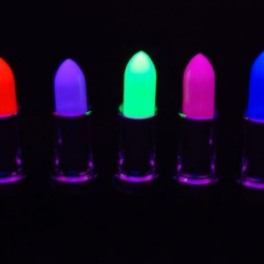 Reactive UV Lipstick