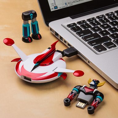 UFO Robot Grendizer Flash Drive With Saucer Docking Station