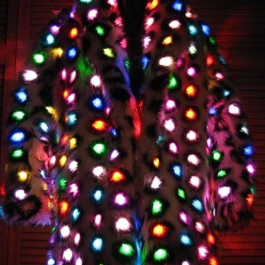 Color changing coat