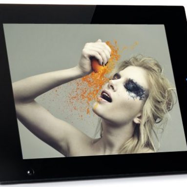 Digital Picture Frame with proximity sensor