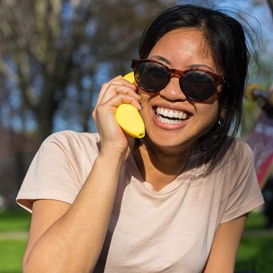 World’s First Banana Shaped Wireless Bluetooth Mobile Handset Fun