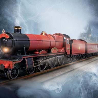 Hornby Hobbies Warner Brother’s Harry Potter Hogwarts Express Electric Model Train Set HO Track