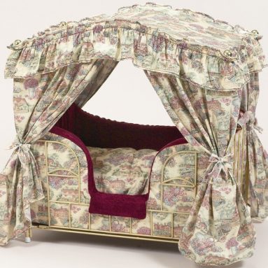 Canopy Pet Bed