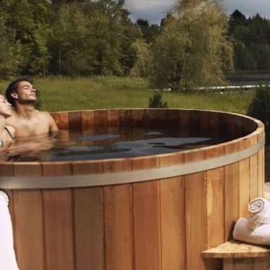 Cedar Wooden Hot Tub