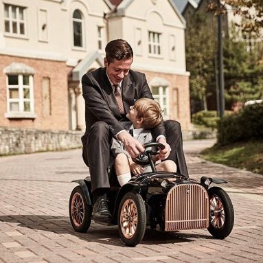 Custom Made Kid Family 24V Electronic Ride On Battery Car Remote Control