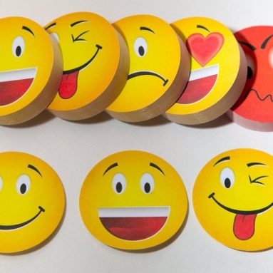 Emoticon sticky note