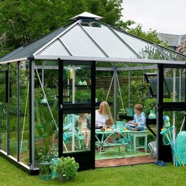Juliana Oasis Polycarbonate Greenhouse