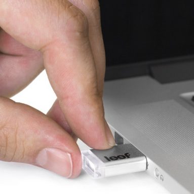 Magnet 3.0 32GB USB Flash Drive with LED