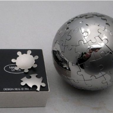 Magnetic Globe Extraodinart Puzzle