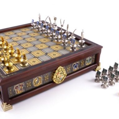 Noble Collection – Harry Potter – Hogwarts Houses Quidditch Chess