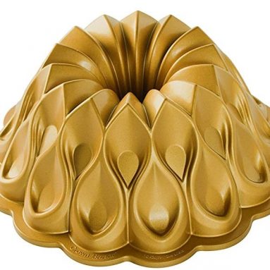 Nordic Ware Crown Bundt Pan