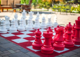 Red Giant Plastic Chess Set