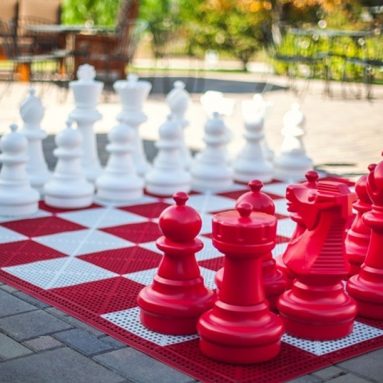Red Giant Plastic Chess Set