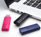 Silicon Power 128GB Blaze B05 USB 3.0 Retractable Flash Drive