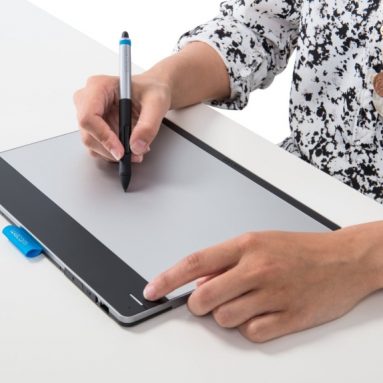 Wacom Intuos Pen and Touch Medium Tablet