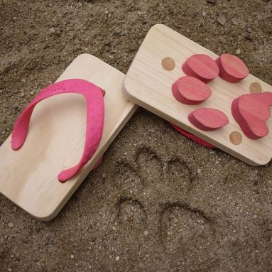 animal footprint flip flops