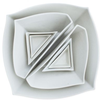 SQUARES AND TRIANGLES DISH SET