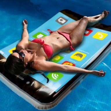iPool Smartphone Pool Float