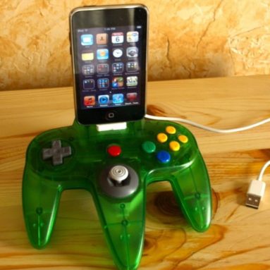 Green Nintendo 64 – iPhone/iPod/iTouch Dock