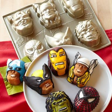Marvel  Cakelet Pan and Cookie Cutter Set