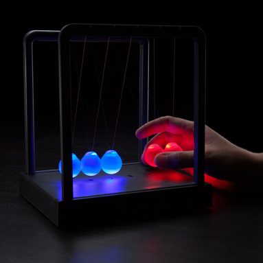 Kinetic Light Newton’s Cradle