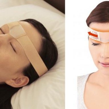 Sleeping band fights wrinkles on skin at night