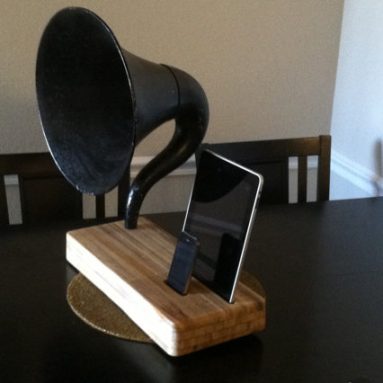 Gramophone Acoustic iPad iPhone Speaker Dock