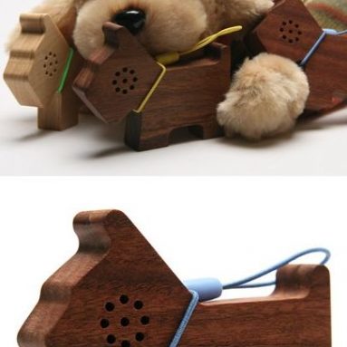 Motz Tiny Wooden Pet Speaker for iPod and MP3 Player