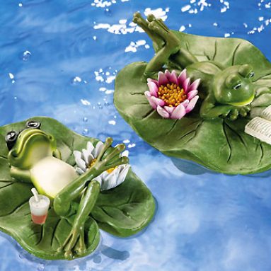 Hand-painted Floating Frog Pair On Lilypad