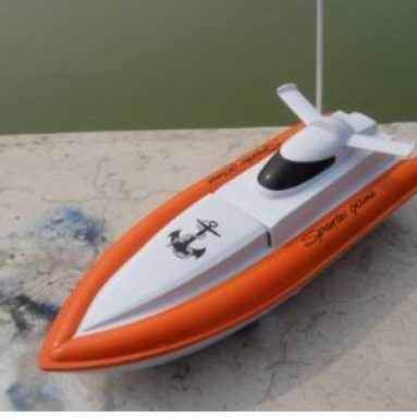 12 Inches Beautiful Looking RC Speed Boat